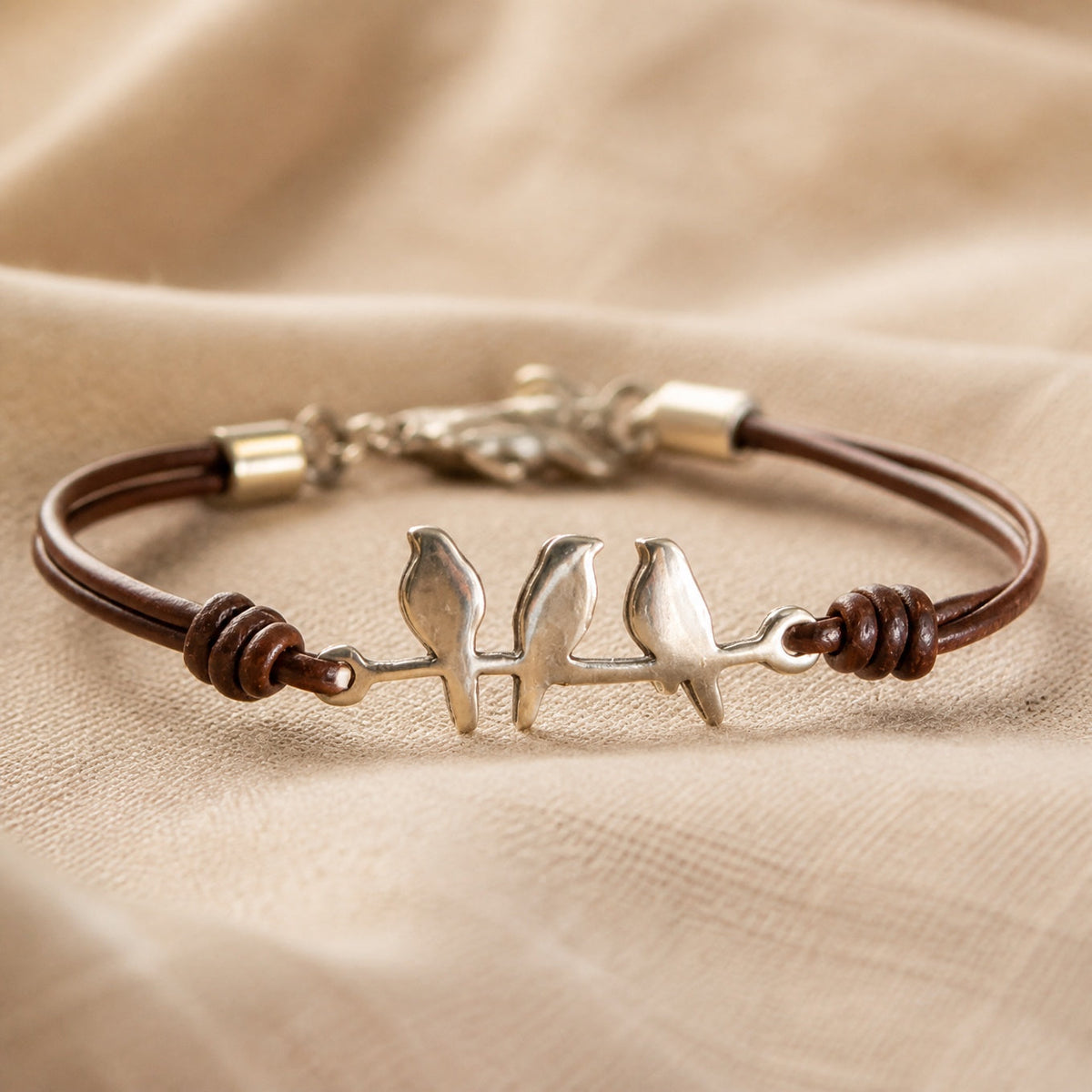 Vicenta | Pulsera Cuerda con Pájaro Vintage