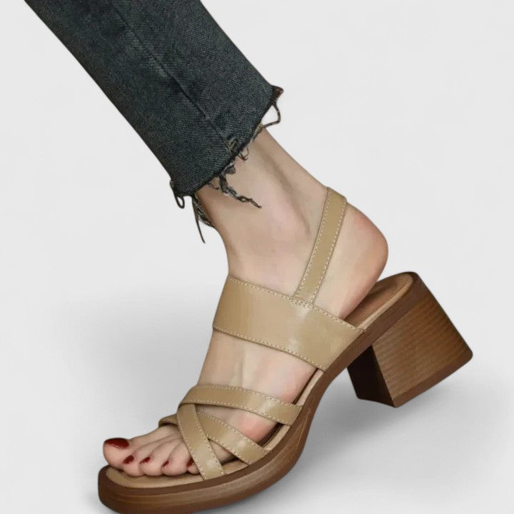 Higinia | Sandalias Romanas Elegantes
