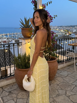 Rosa | Vestido maxi halter con volantes escalonados