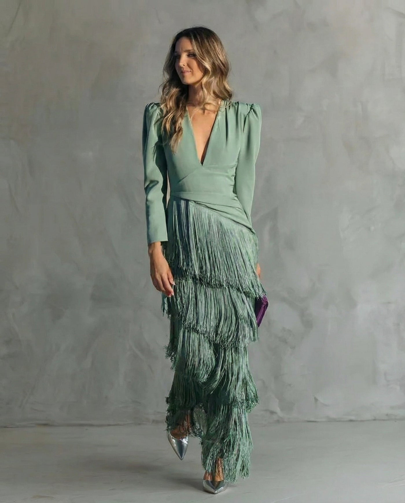 Kristine | Vestido midi con mangas de flecos